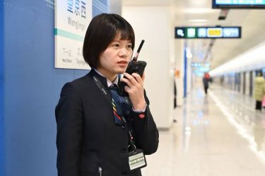 新春走基层丨站好春节岗,这位值班站长有“三