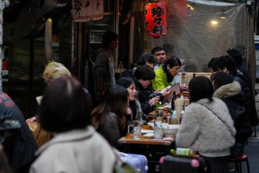 日本多地连发集体食物中毒事件　逾百人“中招