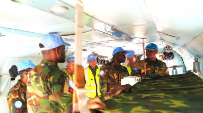 中国赴阿卜耶伊维和直升机分队联合加纳二级医