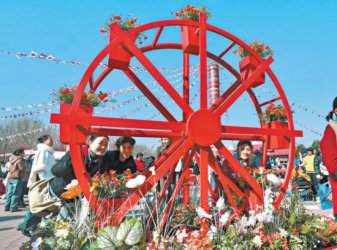 北京：全市公园接待游客超千万人次