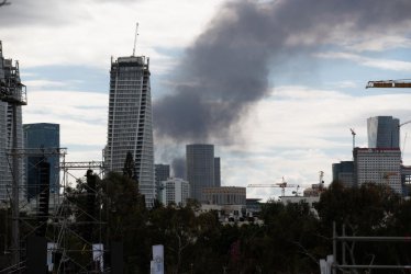美以联手空袭伊朗 伊朗誓言“毁灭式报复”