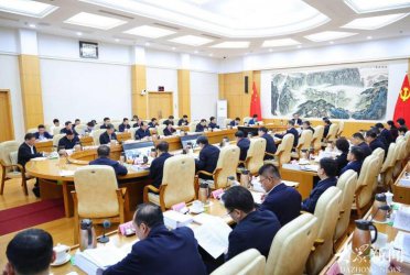 山东省委常委会召开会议