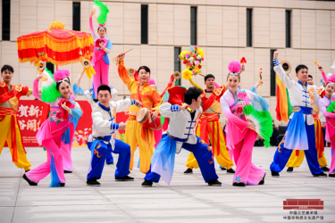 <b>中轴线上看非遗 艺术区里嗨潮流 北京朝阳推出</b>