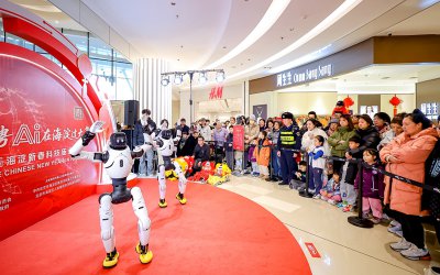 来海淀“闹元宵”，机器人“站C位”