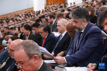 两会新华鲜报｜中国担当！为世界注入确定性