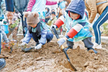 10余万市民参加绿地大扫除