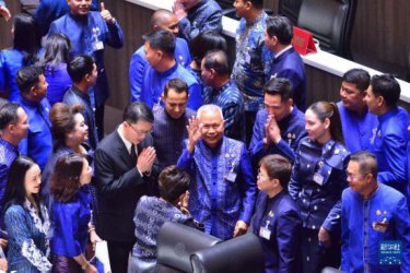 梭蓬·乍兰当选泰国新一届国会下议院议长