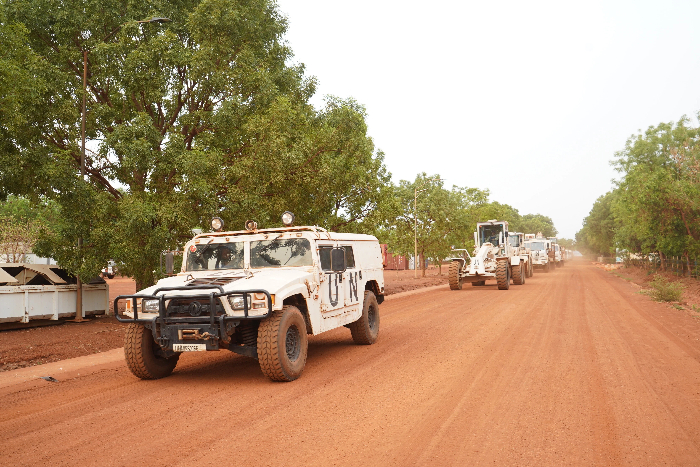 向施工点机动。高俊伟摄